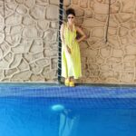 Archana Instagram – When posing makes ur mom smile/laugh
I feel happiest to put a smile on her face :D 
Family get away is the best way to make memories n chill with no agenda :D & no door bells to answer n no dhobi to give kapda to …lol.
.
.
.
#family #togetherness #love #bond #mom #yellow #neon #chill #weekend #getaway #pose #chilledout #travel #memories #pania #sharma Hollywood Hills