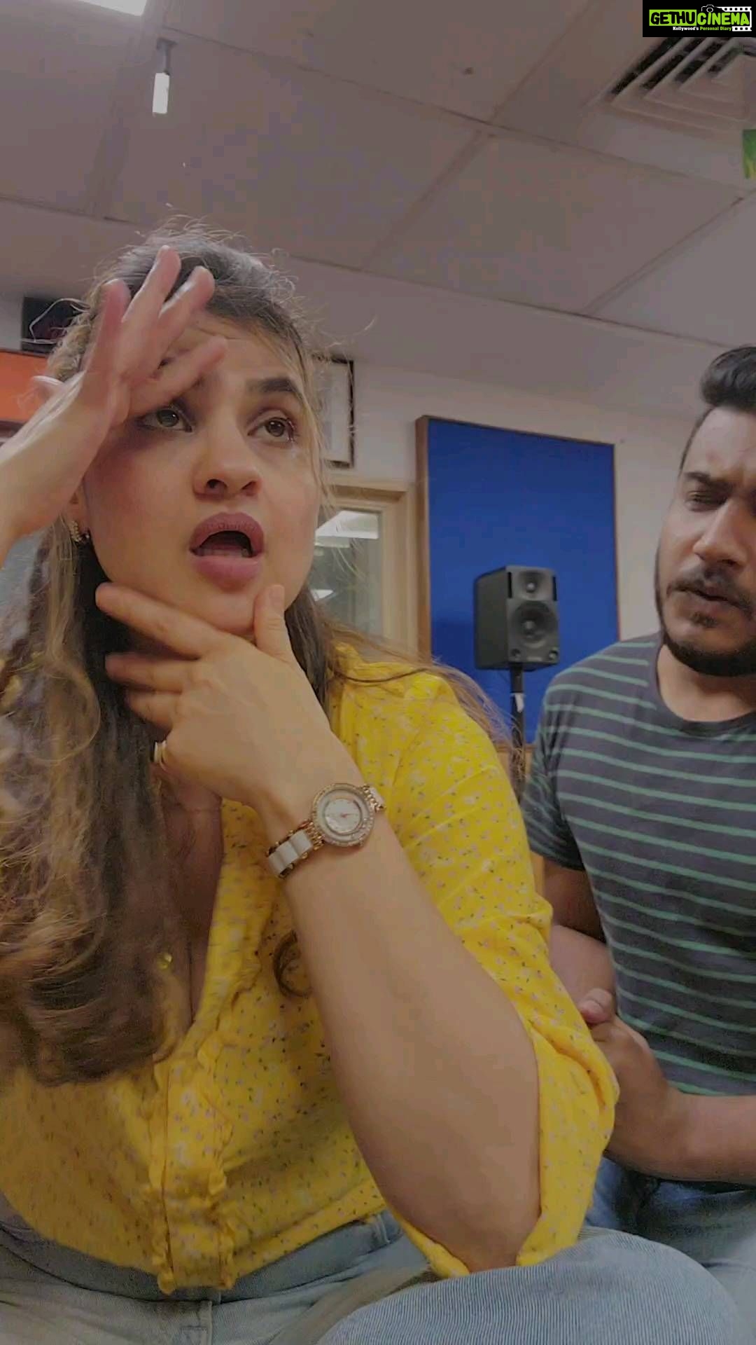 Archana Instagram - When you ask an rj silly questions ... a story is waiting to be told 🤯 #reelittofeelit #reelsinstagram #funnyvideos #viralvideos #funnyvideos #funnyreels #viralreels #reelittofeelit #explore #explorepage Mumbai, Maharashtra