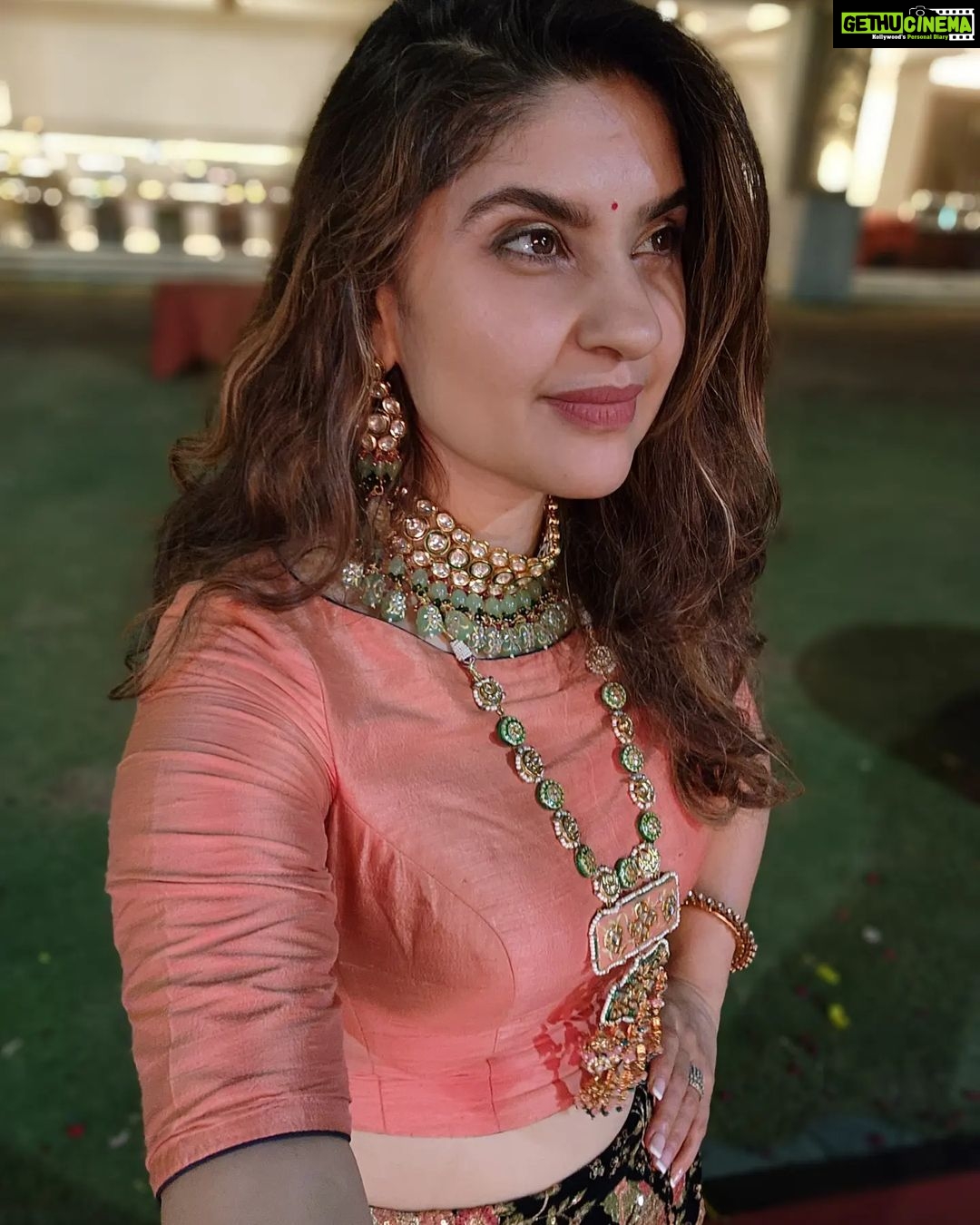 Archana Instagram - Strike the #srk pose to feel #abundance :) . . . #desi #fashion #weddingvibes #indian #dressup #feelgood #lookgood #inthemoment #thisisme #archanapania #pose #feels #igers #potd The Corinthians Resort & Club, Pune