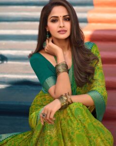 Asmita Sood Instagram - All things Indian… 🇮🇳 #loveforindian #saree #justme #shootdiaries
