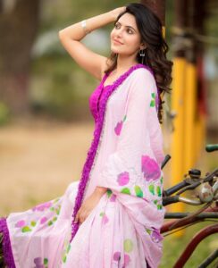 Athulya Ravi Instagram - I prefer living in color !! 🌈🟣❤️💕💙💗💛💚!! 👗 @rang_by_shilpa 👗 Blouse @naushinkiran 💗 Clicked @camerasenthil 📸