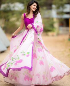 Athulya Ravi Instagram - I prefer living in color !! 🌈🟣❤️💕💙💗💛💚!! 👗 @rang_by_shilpa 👗 Blouse @naushinkiran 💗 Clicked @camerasenthil 📸
