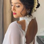 Avantika Mishra Instagram - How classic and elegant does she look in a jasmine bun paired with a red lip🔥🔥🔥 #dblock #dblockpromotions #avantikamishra #tamilcinema #tamilmovie #shoot #whitesaree #tamilreels #explore #instareels #trending #reels #slowmotionvideo Chennai, India
