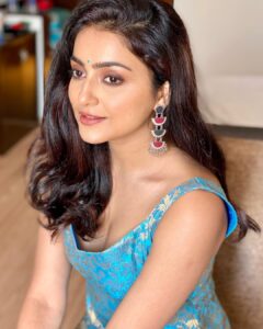 Avantika Mishra Instagram - #DBlock promotions day 2! ❤️

#DBlockOnJuly1st 

 💄 @luxefacebyanitha 
  Styled by me 😌
 👗 @knotweddinghouse