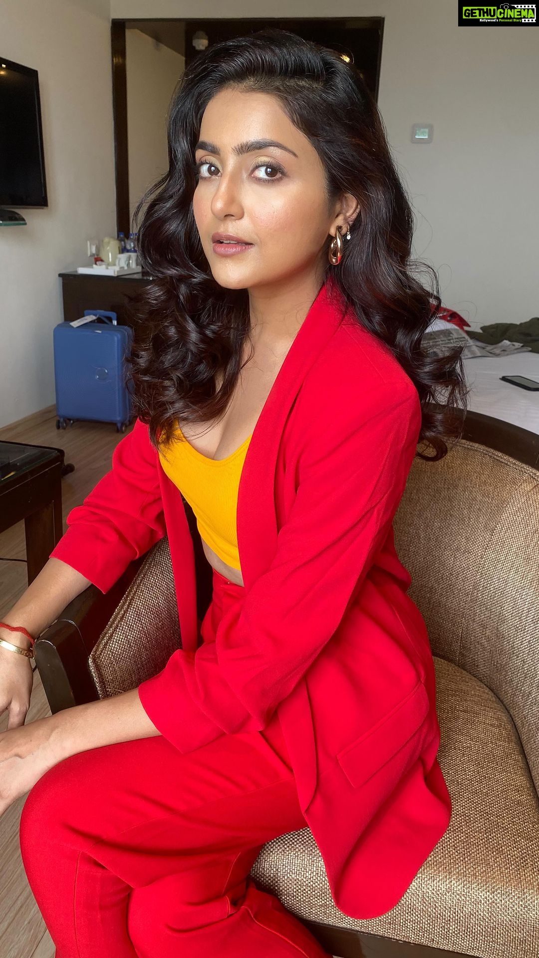 Avantika Mishra Instagram - #avanthikamishra #avantikamishra #dblockmovie #moviepromotion #arulnithi #behindwoods #shoot #tamilactress #tamilcinema #kollywood #redsuit #luxefacebyanitha #trending #reels #trendingreels #explore