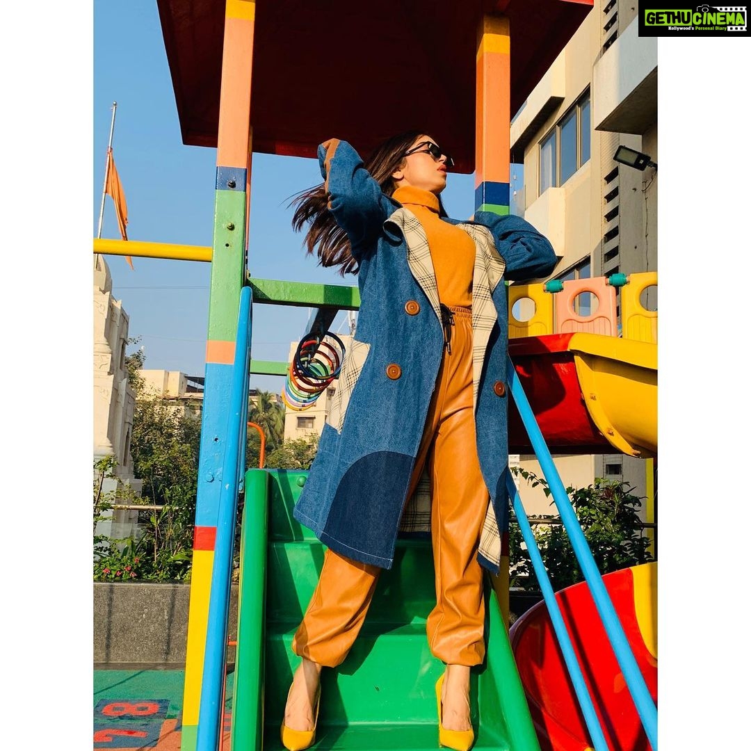 Bhumi Pednekar Instagram - 💋🎃 . . . #hello #insta #fam #tan #love #denim #fendi #gentlemonster