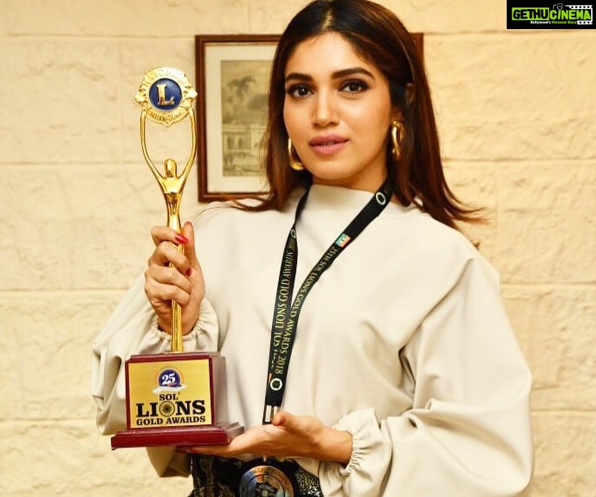 Bhumi Pednekar Instagram - Thank you @LionsGoldAwards @LionRajuVM for this honour. #SaandKiAankh #BestActorFemale #BebeAndJiji #gratitude