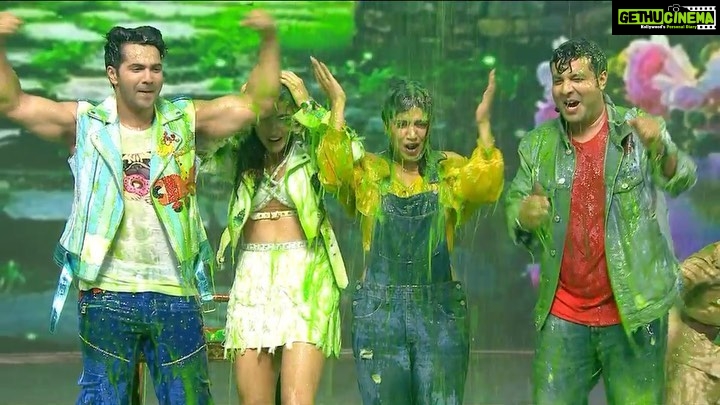 Bhumi Pednekar Instagram - And then there was #slime @nickindiaofficial Epic amounts of fun 🌸 See you 5th jan 😍#NickelodeonKidsChoiceAwards #2019