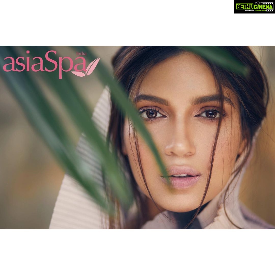 Bhumi Pednekar Instagram - Fresh as a daisy ✨ . . . #goodmorning #happy #love #cover #asiaspa #november #musing