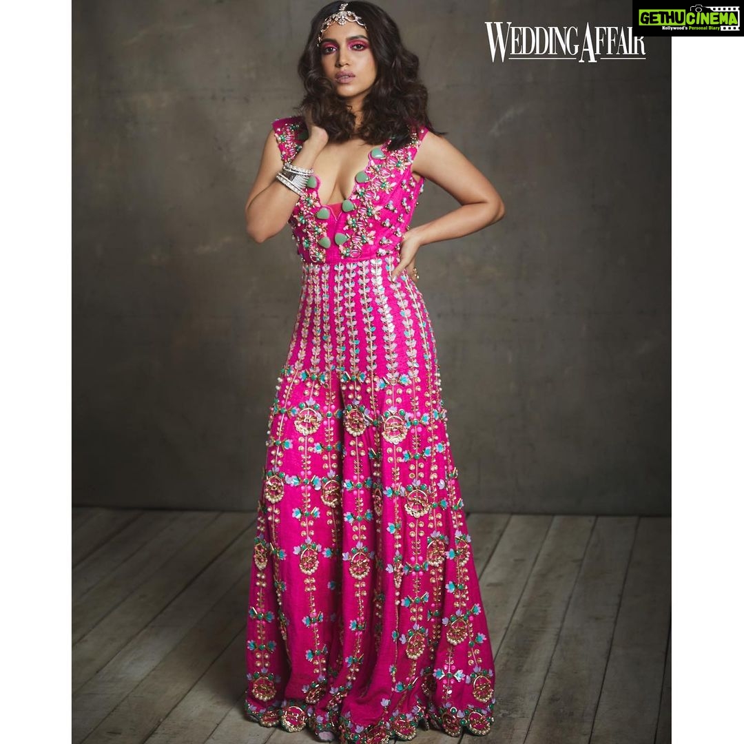 Bhumi Pednekar Instagram - The Pink tribe 🌸 . . . @wedding_affair Clicked by @rohanshrestha Styled by @pranita.abhi Beauty @sonicsmakeup @francovallelonga Wearing @papadontpreachbyshubhika #covergirl #hello #insta #fam #love #pink #musing #october