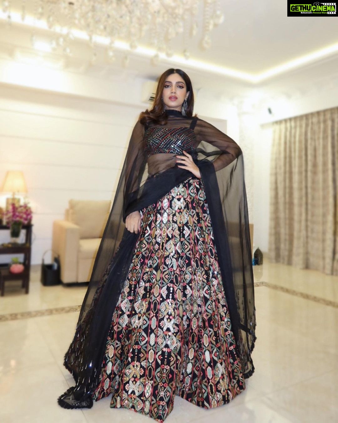 Bhumi Pednekar Instagram - बिल्कुल सितारों की तरह ✨ . @manishmalhotra05 #चमकधमक #दीवाली