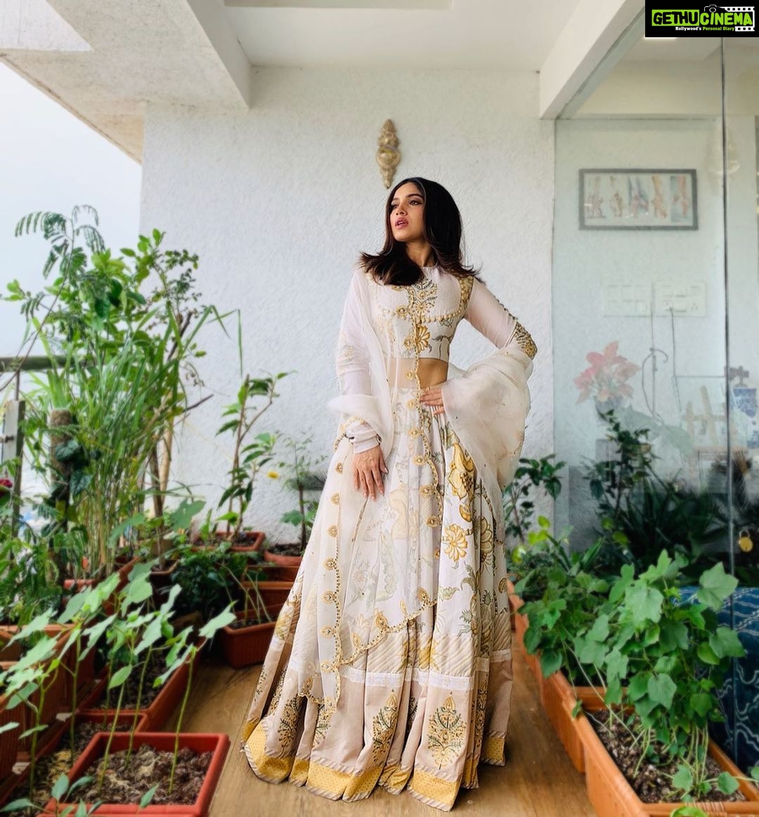 Bhumi Pednekar Instagram - Bright like the sun ☀️ #HappyDiwali