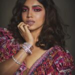 Bhumi Pednekar Instagram - 💋 . . . @wedding_affair @shantanunikhil Clicked by @rohanshrestha Styled by @pranita.abhi Beauty @sonicsmakeup @francovallelonga #covergirl #love #insta #poser #musing #pinkforever