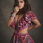Bhumi Pednekar Instagram - मैं भी गुलाबी, तू भी गुलाबी 💕 . . . @wedding_affair Clicked by @rohanshrestha Styled by @pranita.abhi Beauty @sonicsmakeup @francovallelonga Wearing @shantanunikhil