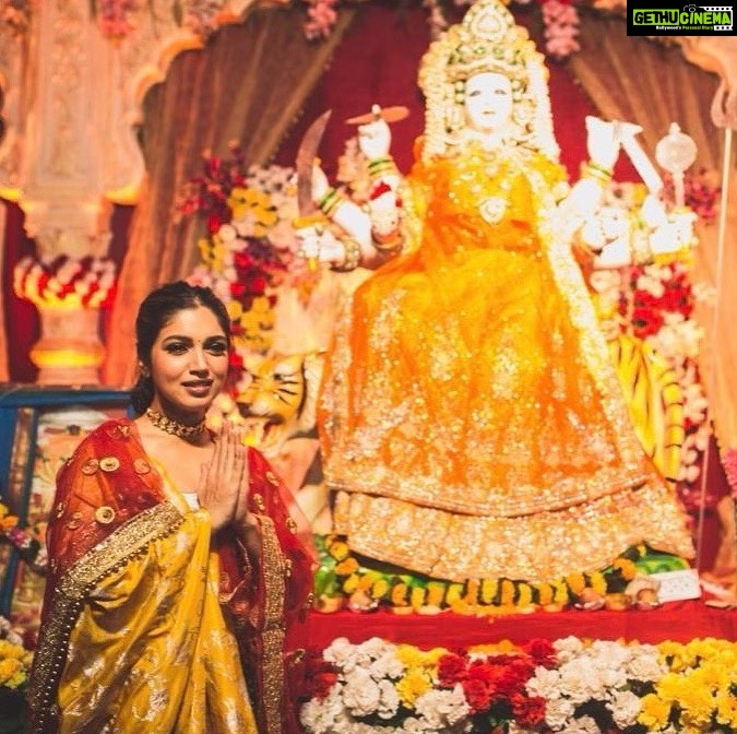 Bhumi Pednekar Instagram - May the good in you overpower the evil #happydussehra ❤️ 🙏🏻