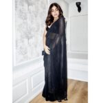 Bhumi Pednekar Instagram - काली साड़ी wali tera naam toh bata 😉🖤 . . #PatiPatniAurWoh #Stylefile #hello #love #beautyinblack