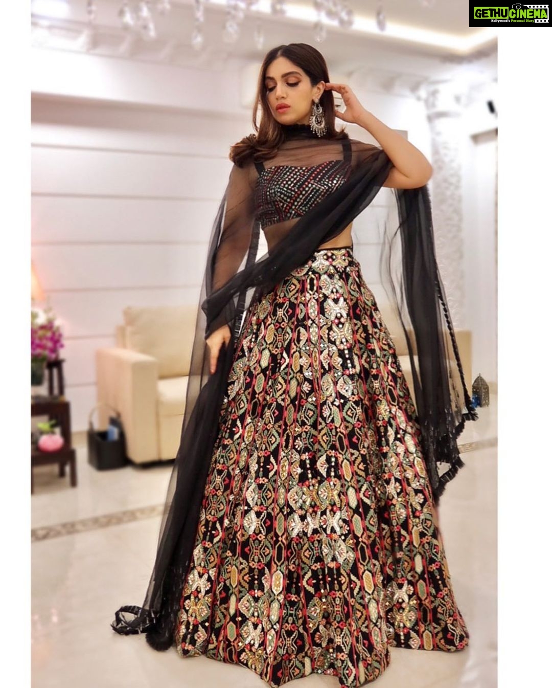 Bhumi Pednekar Instagram - बिल्कुल सितारों की तरह ✨ . @manishmalhotra05 #चमकधमक #दीवाली