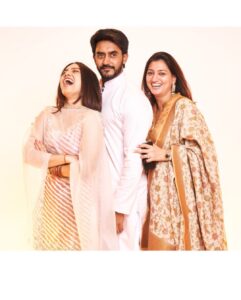 Bhumi Pednekar Instagram - Thank You @karanjohar @apoorva1972 for such a fun afternoon ❤️ Happy Diwali ✨ @kartikaaryan @ananyapanday @vickykaushal09 @shashankkhaitan @nalinidatta @bhanu.singh.91