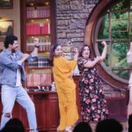 Bhumi Pednekar Instagram - Back to school !!! With my Bebe @taapsee, coach ji @itsviineetkumar aur headmasterni @farahkhankunder ! #Backbenchers #FlipkartVideos