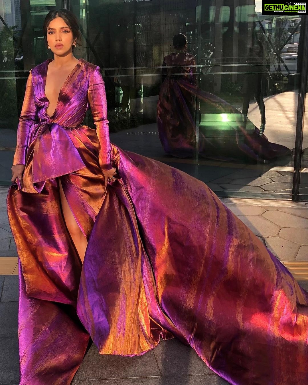 Bhumi Pednekar Instagram - 🌺 . . . Wearing @aliyounescouture Jewellery @curiocottagejewelry Shoes @jimmychoo Styled @pranita.abhi Beauty @cloverwootton #DollyKittyAurWohChamakteSitare #BusanInternationalFilmFestival #BIFF2019 Busan, South Korea