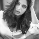 Bhumi Pednekar Instagram - Post pack up shot @avigowariker ❤️ . . . #blackandwhite #shootdiaries #musing