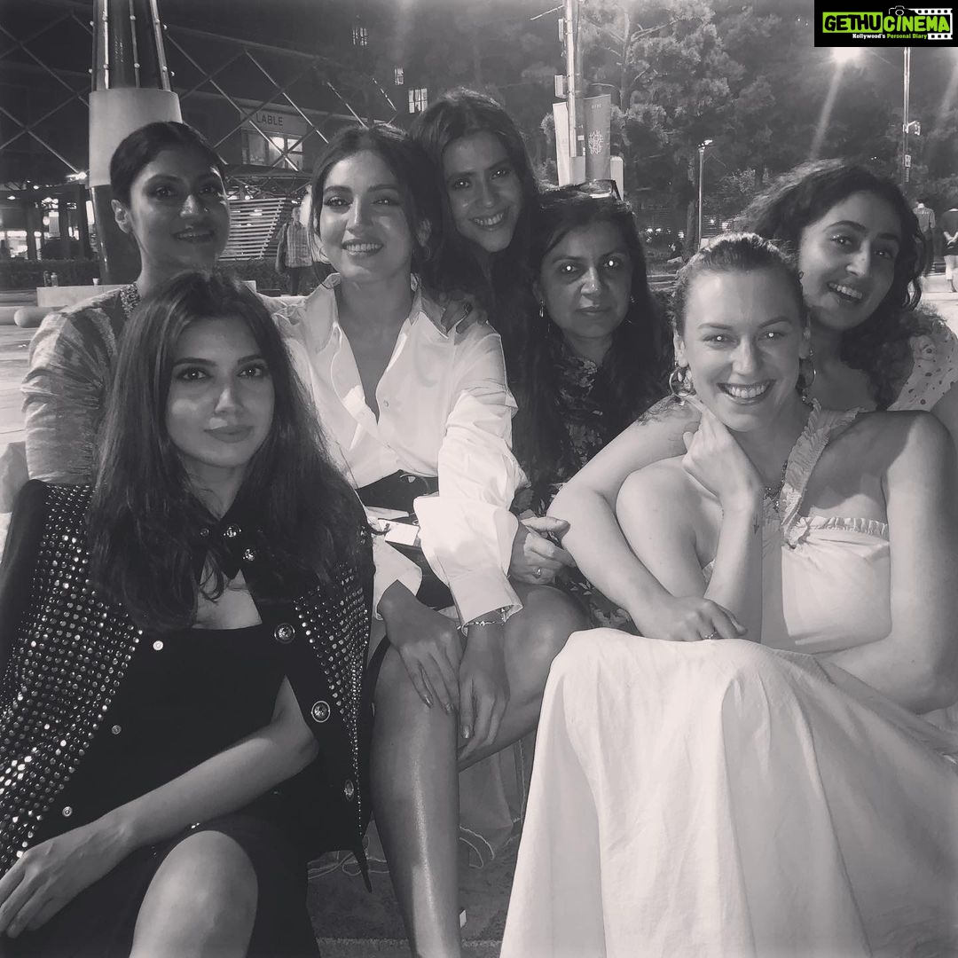 Bhumi Pednekar Instagram - Gratitude for the love the films got #DollyKittyAurWohChamakteSitare π€ @busaninternationalfilmfestival ππ» @ektaravikapoor @alankrita601 @konkona @ruchikaakapoor @samikshapednekar @hmehta75 @cloverwootton