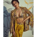 Bhumi Pednekar Instagram - 24 Karat ✨ . . . Wearing @anamikakhanna.in #BadhaaiDo #Stylefile #sunday #love #badhaaidoincinemas