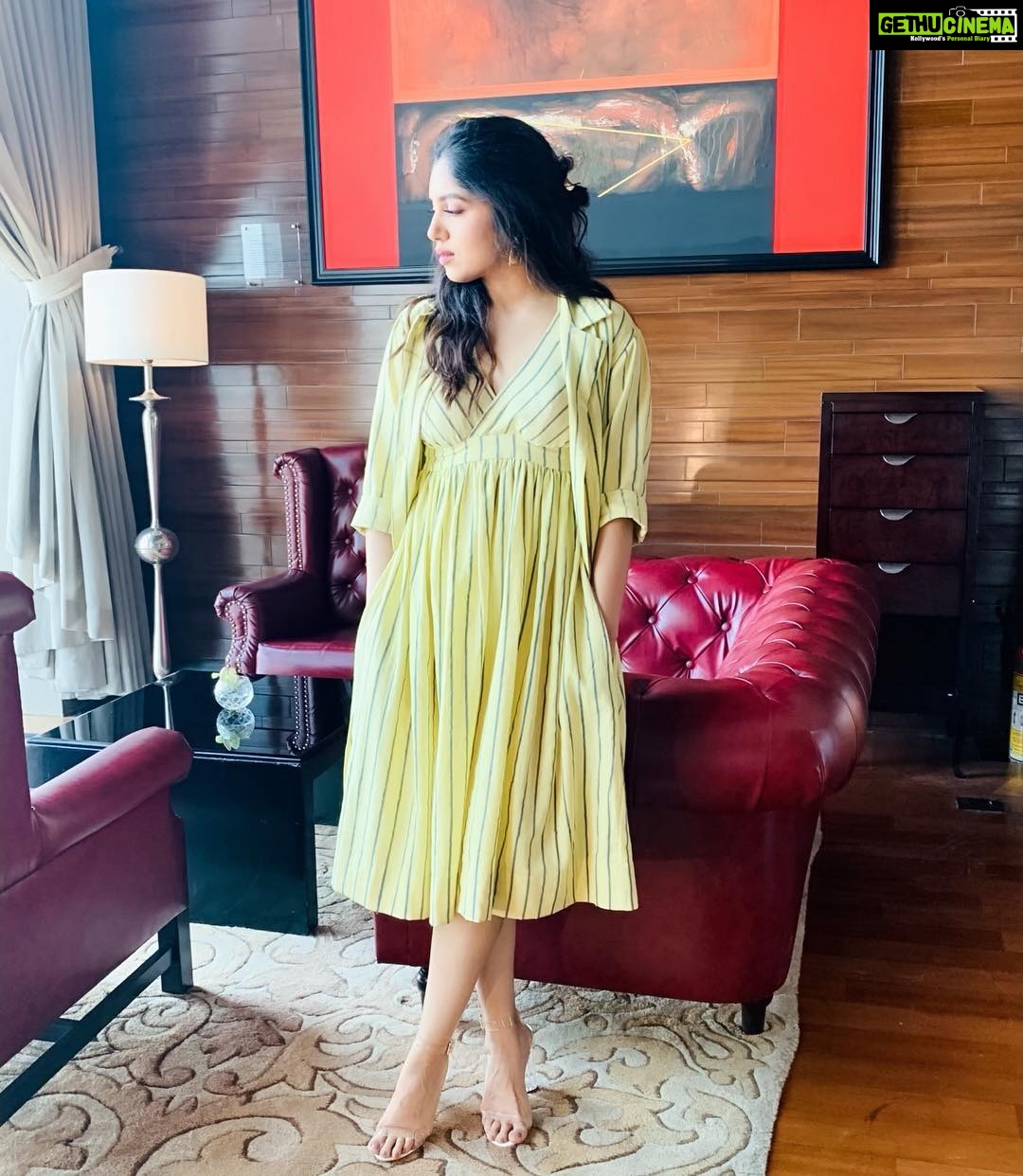 Bhumi Pednekar Instagram - Summer is here ☀️ . . . Styled by @pranita.abhi @hairstories_byseema @sonicsmakeup Tap for deets :)