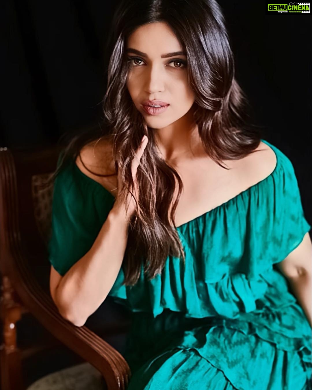 Bhumi Pednekar Instagram - I am the dragon's daughter - Daenerys Targaryen 🐉 #Mood . . . #goodmorning #tuesday #gameofthrones #waiting