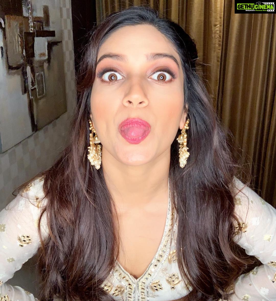 Bhumi Pednekar Instagram - 😜 . . . #vibe #tuesday