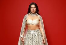 Bhumi Pednekar Instagram - Proper Patola 🧨 . . . @rheakapoor ❤️ Wearing @abhinavmishra_ Jewels @birdhichand Makeup @artinayar Hair @bbhiral Clicked by @dwaipayan_mazumdar @manishamelwani @suhana_art_and_jewels #instagram #love #instafam #thursday