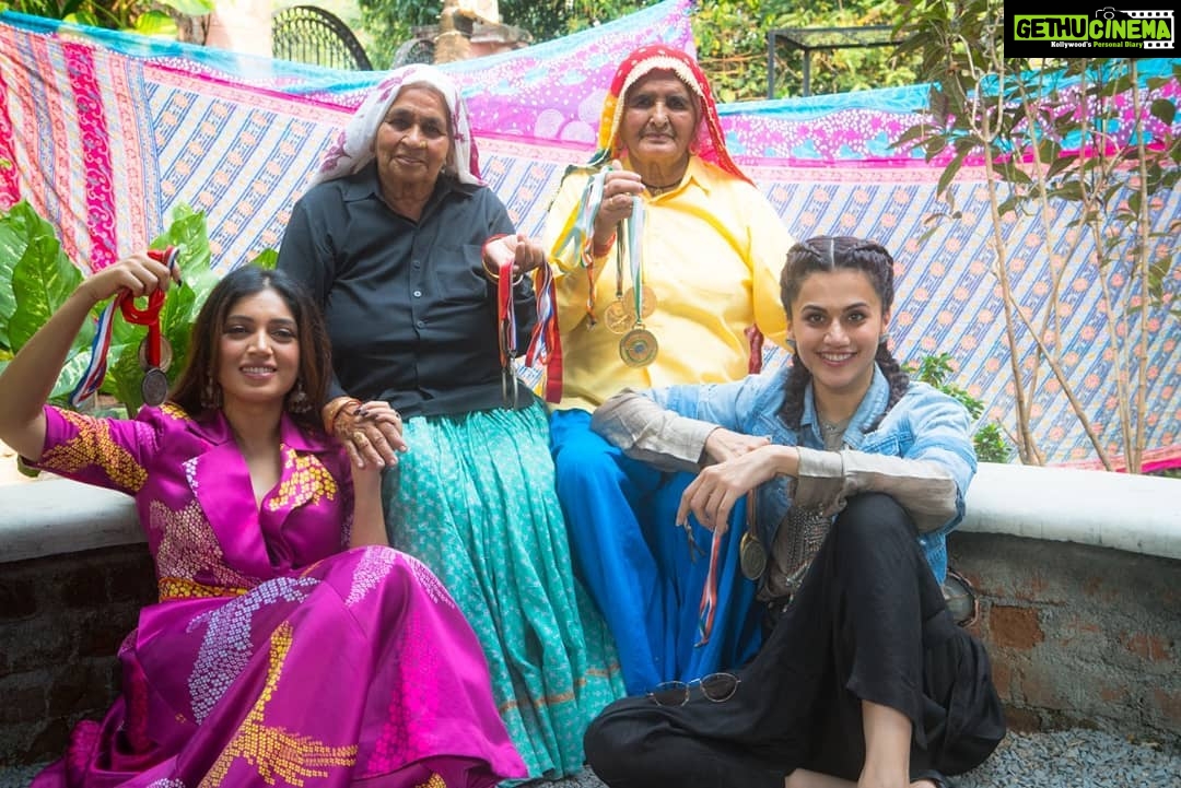 Bhumi Pednekar Instagram - #SaandKiAankh hai naam, SHOOTING hai ismein humara kaam! Na yeh #ShooterDadis kabhi shelve ho saki hai...aur na yeh movie! Let's go! π @taapsee @tusharhiranandani @anuragkashyap10 @reliance.entertainment @shooterdadiofficial @shooterdadi @nidhiparmarhira