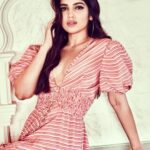 Bhumi Pednekar Instagram - Your eyes speak volumes!Do you agree? :) . . . #goodmorning #hello #wednesday #wednesdaywisdom #love #stylefile #sonchiriyapromotions #sonchiriya #1stmarch Camera 📷 @kadamajay