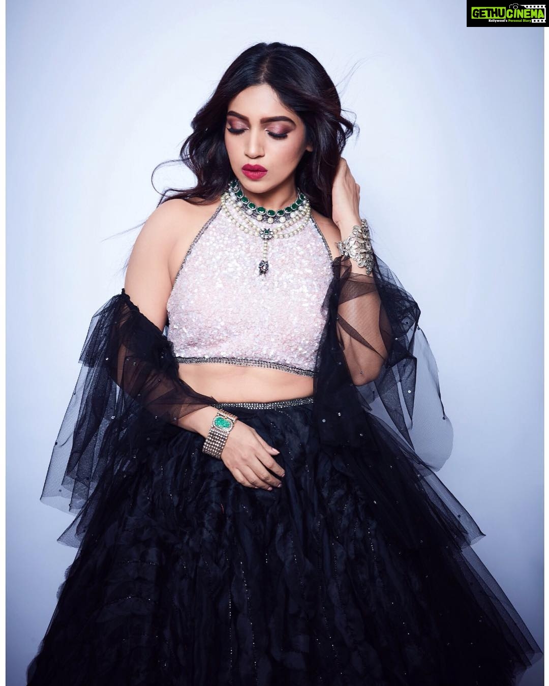 Bhumi Pednekar Instagram - 💕 Wearing @shehlaakhan Makeup @sonicsmakeup Hair @yiannitsapatori #stylefile #monday #love Clicked by @kadamajay