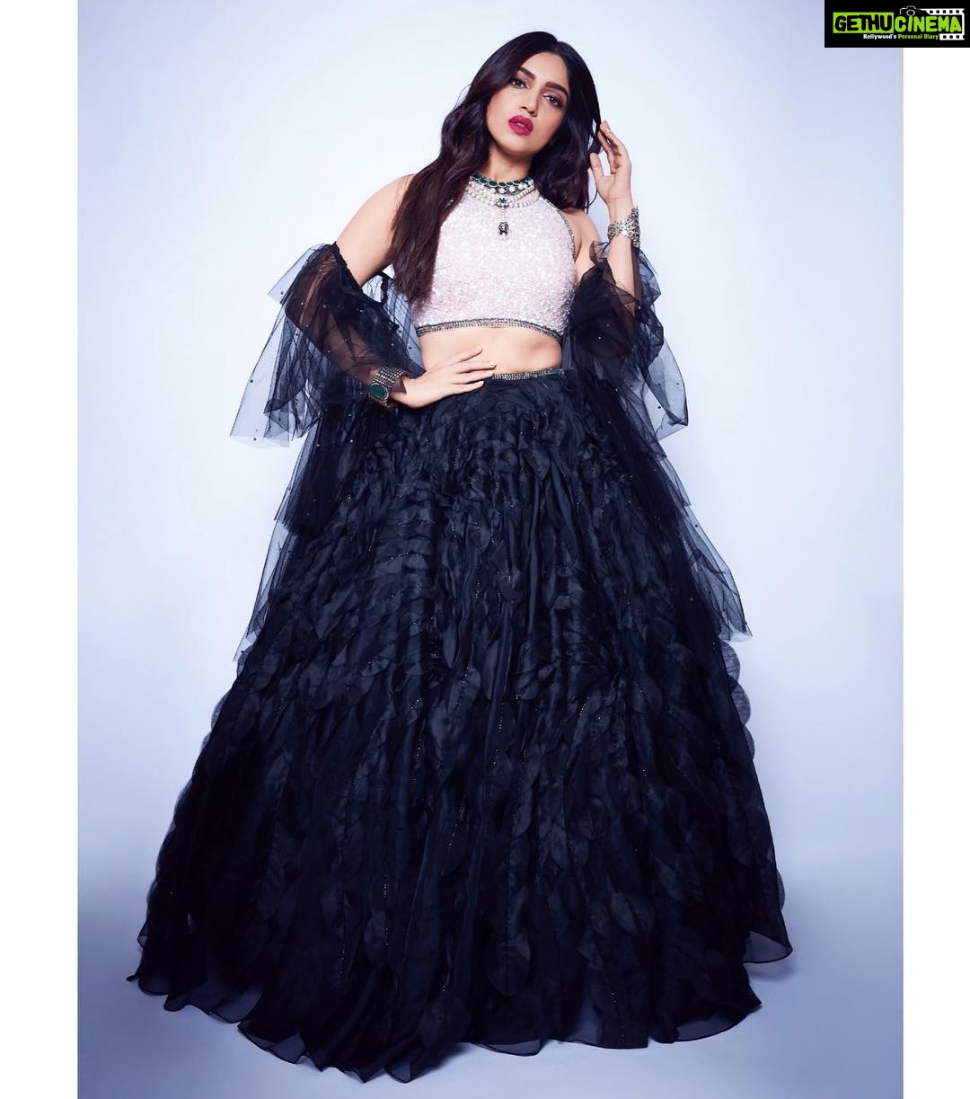 Bhumi Pednekar Instagram - “I don’t go by the rule book,I lead from the heart not the head”-Princess Diana 💕 Walked for @shehlaa_k ‘s lady Diana inspired collection for #lakmefashionweek2019 and truly felt like royalty ❤️ #diana #love #hello #monday #goodmorning #lfwsr19 Clicked by @kadamajay