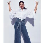Bhumi Pednekar Instagram - Happy papy promoting #sonchiriya ❤️ Styled by @aasthasharma @aditiagrawal12 Hair @marcepedrozo Makeup @13kavitadas Team @crastosuzan @hmehta75 #sonchiriyapromotions #stylefile #love #noblues #denim