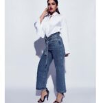 Bhumi Pednekar Instagram - Happy papy promoting #sonchiriya ❤️ Styled by @aasthasharma @aditiagrawal12 Hair @marcepedrozo Makeup @13kavitadas Team @crastosuzan @hmehta75 #sonchiriyapromotions #stylefile #love #noblues #denim