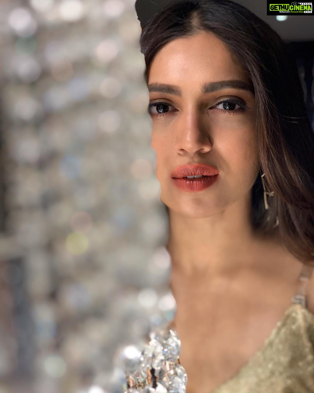 Bhumi Pednekar Instagram - 😘 #goodmorning 📷 @hairstories_byseema