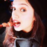 Bhumi Pednekar Instagram - Chocolate makes your clothes shrink but who cares 😁 #bptravels #london #winterwonderland #love #chocolate #strawberries #saturday