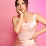 Bhumi Pednekar Instagram - Something To Light Up Your Night . . . #goodnight #wednesday #pink #instagram