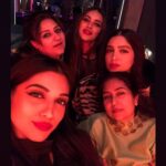 Bhumi Pednekar Instagram - This is us 👩‍👩‍👧‍👧 Happy new year 2019 ❤️ #london #ny2019 #love #gratitude #lafamilia