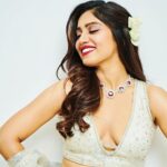 Bhumi Pednekar Instagram - Mood 😁 #friday #hello #weekend #love