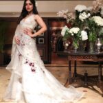 Bhumi Pednekar Instagram - All dressed to celebrate @priyankachopra & @nickjonas ❤️ Thank you for such an epic night ✨ A special shoutout to @dollyjstudio for this beautiful ensemble 💖 I felt like a princess 👑 Styled by @sukritigrover Assisted by @sanakhan.z @piasinha Makeup @13kavitadas Hair @hairstories_byseema #nickandpriyanka #nickyanka