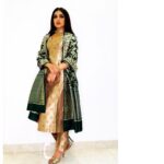 Bhumi Pednekar Instagram - Gold and Green ✨ So pretty ❤️ Dressed tonight for the #lokmatmoststylish awards wearing @kshitijjalori @roopavohrafinejewellery @intoto.in Styled by @manekaharisinghani Makeup @sonicsmakeup Hair @hairstories_byseema Team @hmehta75