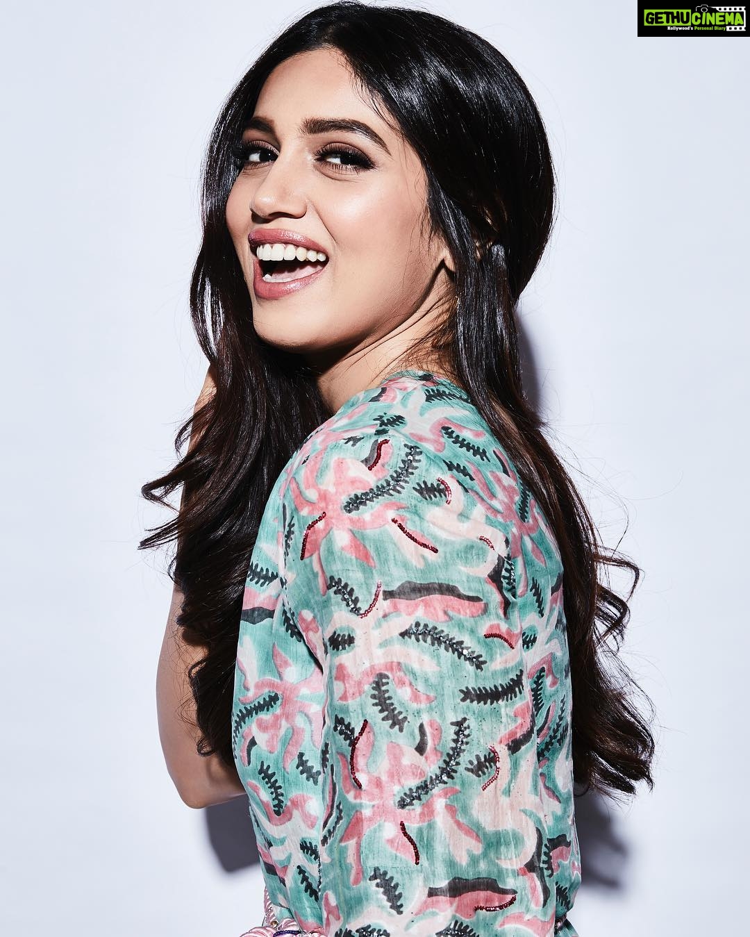 Bhumi Pednekar Instagram - 👗🧚🏻♀️😘 Styled by @tanghavri ❤️ Makeup @sonicsmakeup Hair @hairstories_byseema Clicked by @kadamajay #dressedup #wednesday #love