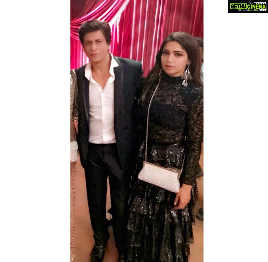Bhumi Pednekar Instagram - Your already amazing night can only be made better with a picture with @iamsrk ❤️ #fangirl #love #srk