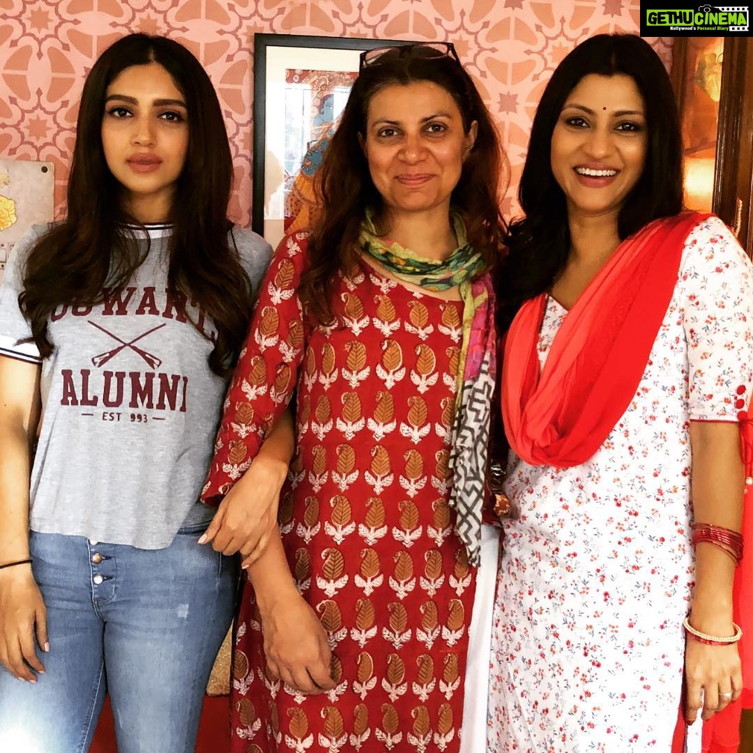 Bhumi Pednekar Instagram - With my dolly @konkona and the real Sitara @alankrita601 #DollyKittyAurWohChamakteSitare @ektaravikapoor & @ruchikaakapoor thank you for bringing us together 😘 #JoinTheRebelution