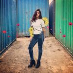 Bhumi Pednekar Instagram - Hanging ✌🏻 #hello #thursday #love #popart