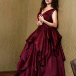 Bhumi Pednekar Instagram - Dressed for Filmfare Marathi in @shantanunikhil ❤️ Styled by @sukritigrover Assisted by @piasinha @sanakhan.z Makeup @mitalivakil Hair @seemakhan1988 My tribe @hmehta75 @crastosuzan #love #filmfaremarathi2018 #hello #dressedup #lastnight #thursday Pictured by @ranveer_dua