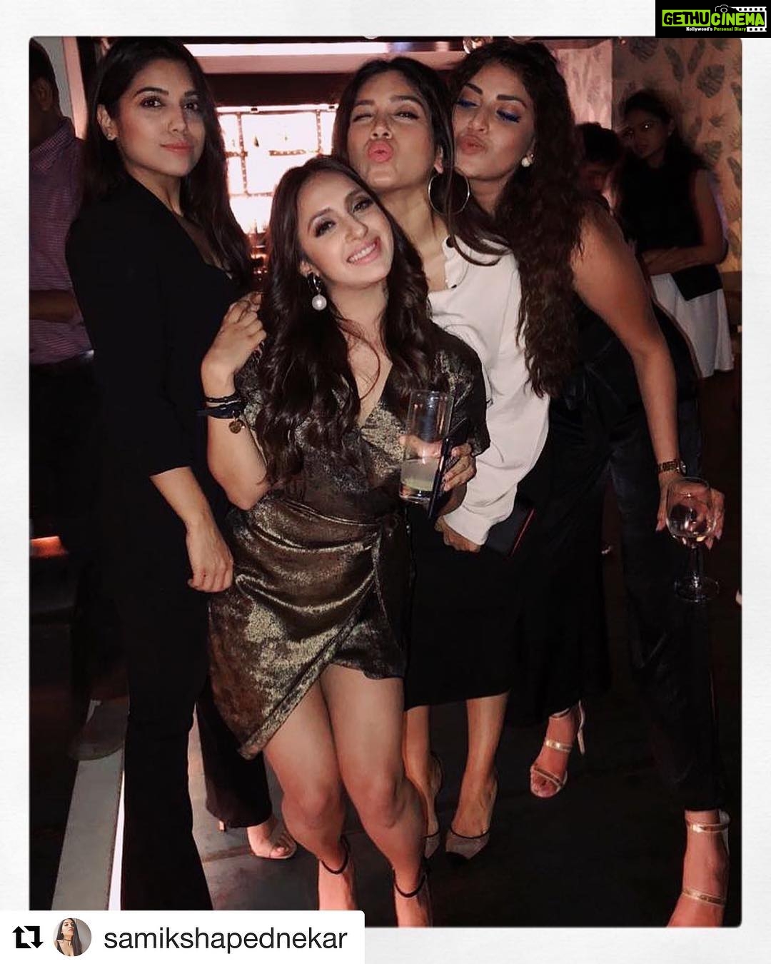 Bhumi Pednekar Instagram - Happy bday chotta ranjan 😘 May this year be full of all things amaze ❤️ #Repost @samikshapednekar with @get_repost ・・・ Pednekar x Ranjan 🌼 #HappyBirthdayKanch @akansharanjankapoor @anushkaranjan